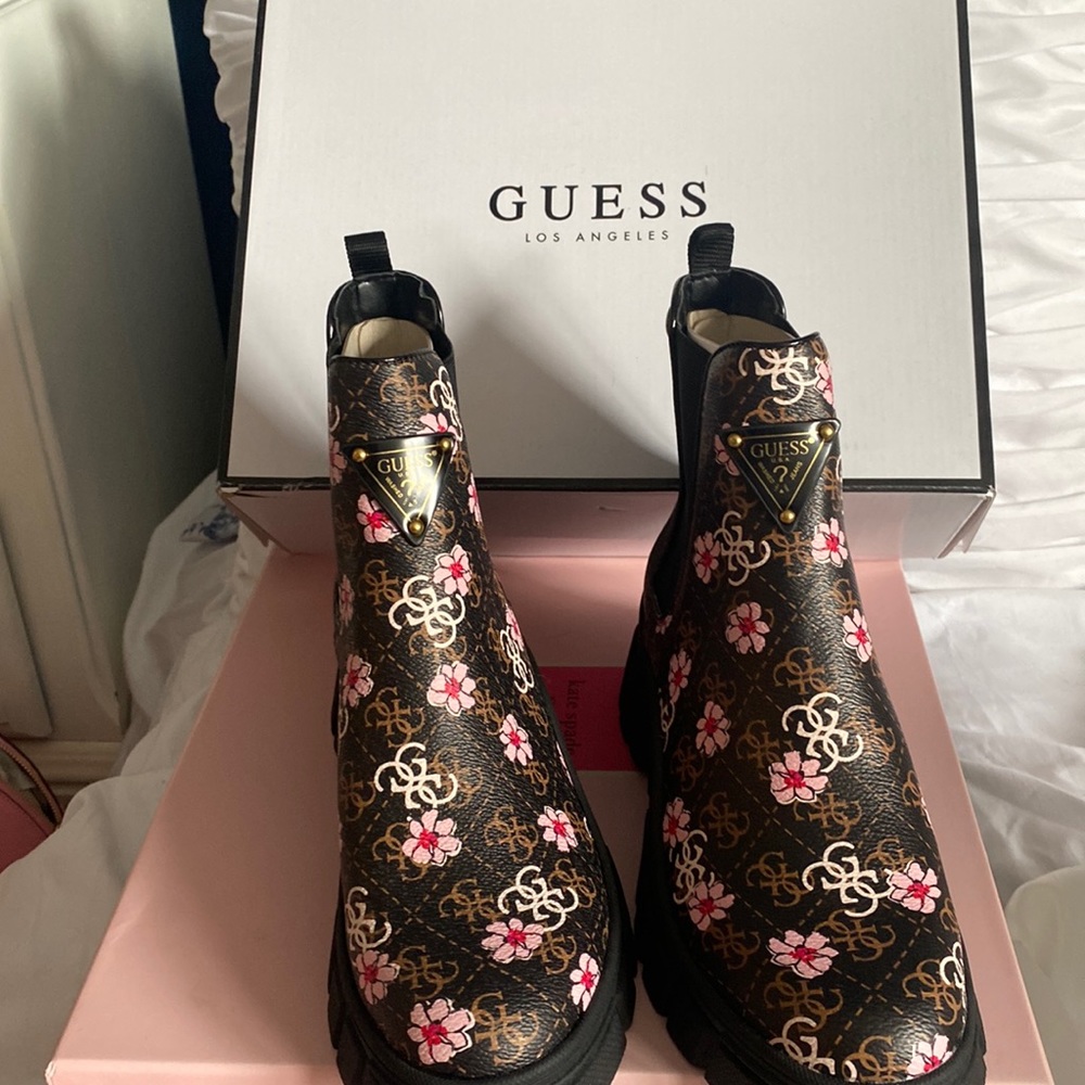 Guess Boots NWT